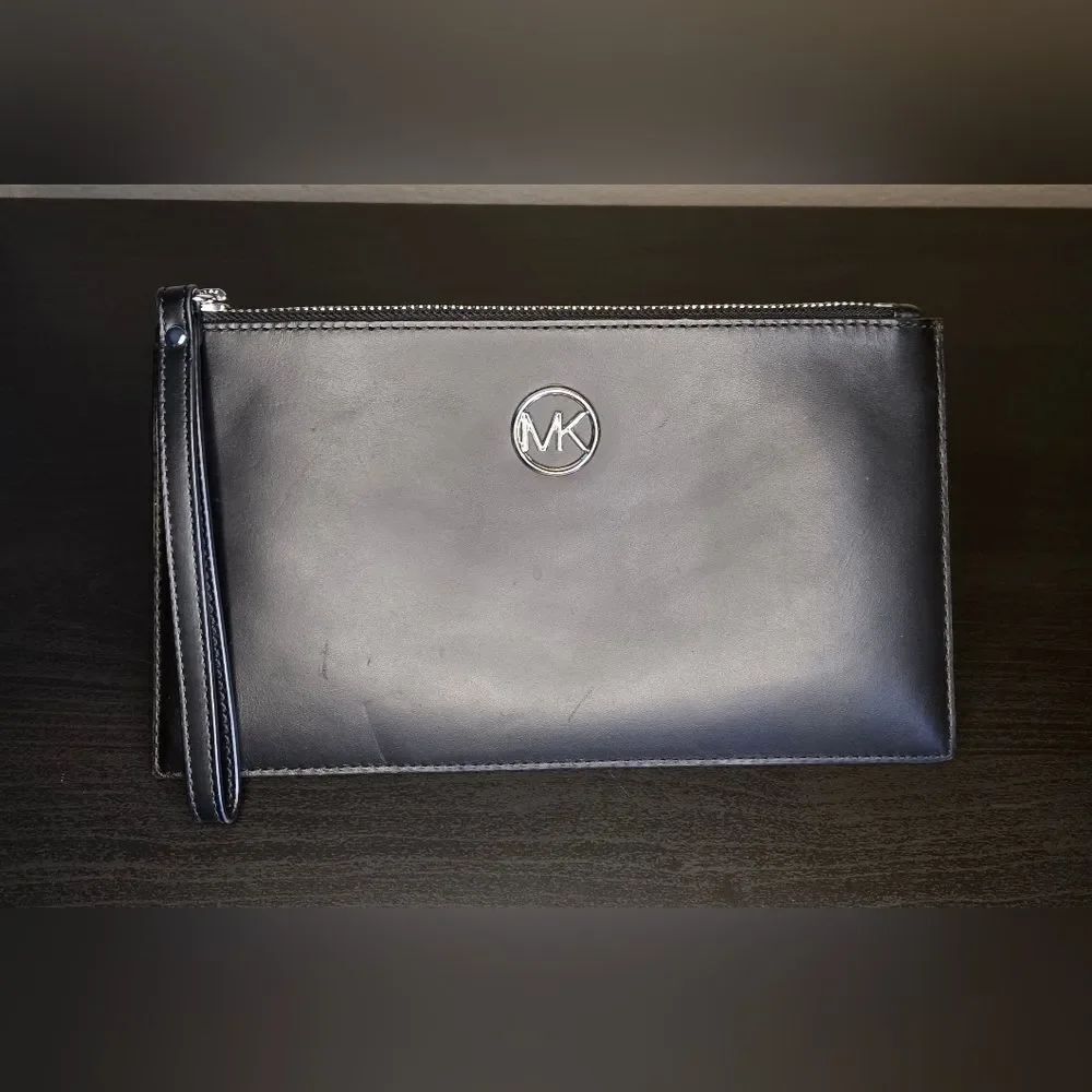 Michael Kors Black Leather Wristlet Clutch